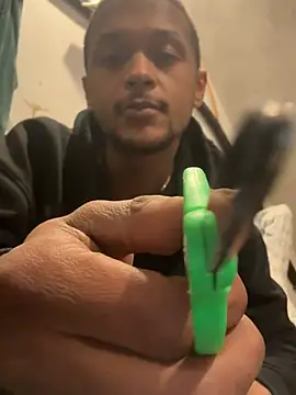 Snapshot of rayyymack chatting on 01.28.25 rayyymack online show from 01.28.25