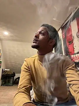 Snapshot of rayyymack chatting on 11.19.25 rayyymack online show from 11.19.25