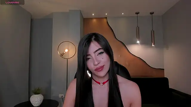 Snapshot of ValeriaRiveraX chatting on 03.08.25 ValeriaRiveraX online show from 03.08.25