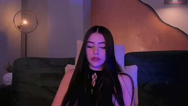 Snapshot of ValeriaRiveraX chatting on 03.11.25 ValeriaRiveraX online show from 03.11.25