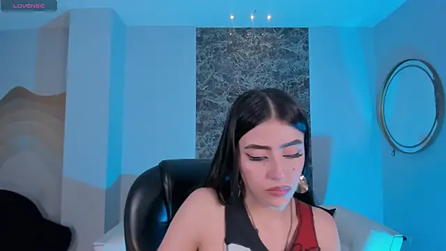 Snapshot of ValeriaRiveraX chatting on 03.14.25 ValeriaRiveraX online show from 03.14.25