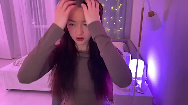 Snapshot of aveme_melissa chatting on 02.10.25 aveme melissa online show from 02.10.25