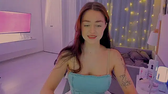 Snapshot of aveme_melissa chatting on 02.24.25 aveme melissa online show from 02.24.25