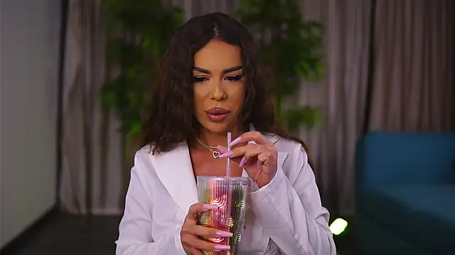 Snapshot of MissKiarra chatting on 01.11.25 MissKiarra online show from 01.11.25