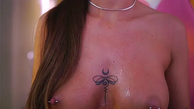 Snapshot of MissKiarra chatting on 03.15.25 MissKiarra online show from 03.15.25