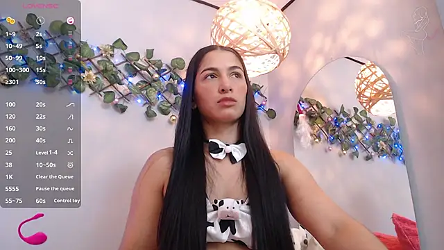 Thayssa ross online show from 12.05.25