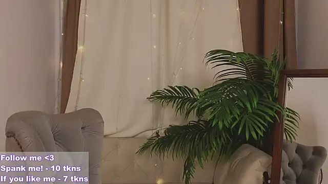 Snapshot of VioletMills chatting on 01.20.25 VioletMills online show from 01.20.25