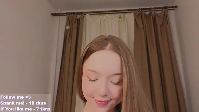 Snapshot of VioletMills chatting on 03.13.25 VioletMills online show from 03.13.25