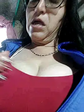 clarita 01 online show from 11.04.25