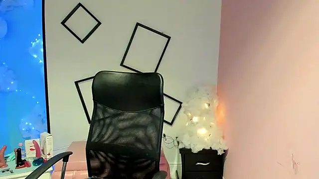 Snapshot of Emmily_Walker chatting on 09.26.25 Emmily Walker online show from 09.26.25