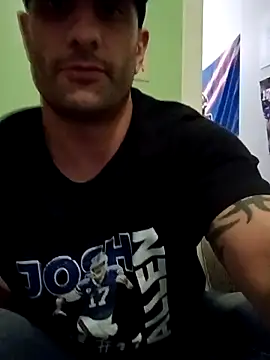 Snapshot of jdrizzle8699 chatting on 09.19.25 jdrizzle8699 online show from 09.19.25