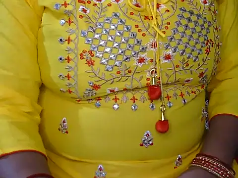 Snapshot of Cute_Ruhi99 chatting on 02.09.25 Cute Ruhi99 online show from 02.09.25