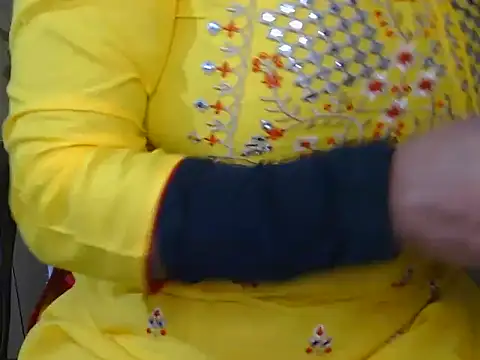 Snapshot of Cute_Ruhi99 chatting on 02.09.25 Cute Ruhi99 online show from 02.09.25