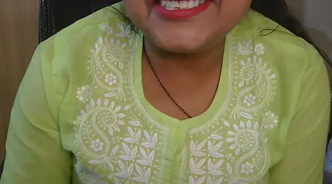 Snapshot of Cute_Ruhi99 chatting on 03.08.25 Cute Ruhi99 online show from 03.08.25