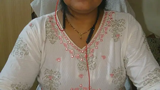 Snapshot of Cute_Ruhi99 chatting on 09.29.25 Cute Ruhi99 online show from 09.29.25