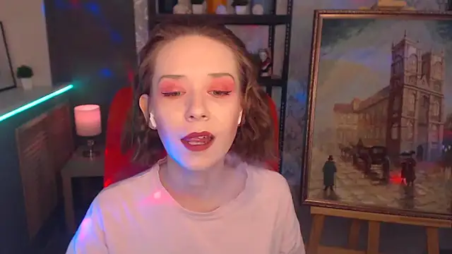 Snapshot of FascinatingEyess chatting on 12.03.24 FascinatingEyess online show from 12.03.24