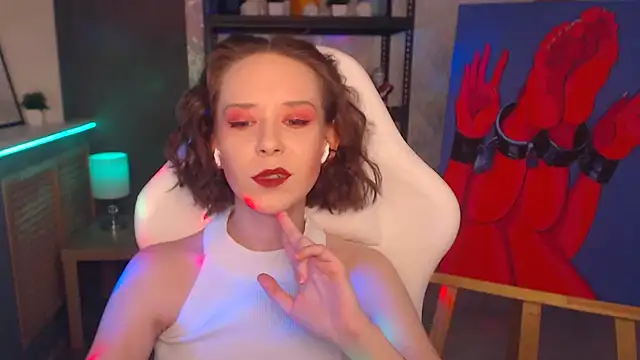 Snapshot of FascinatingEyess chatting on 12.11.24 FascinatingEyess online show from 12.11.24