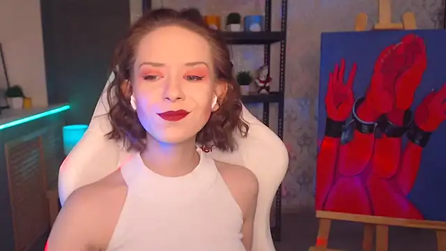 Snapshot of FascinatingEyess chatting on 01.09.25 FascinatingEyess online show from 01.09.25