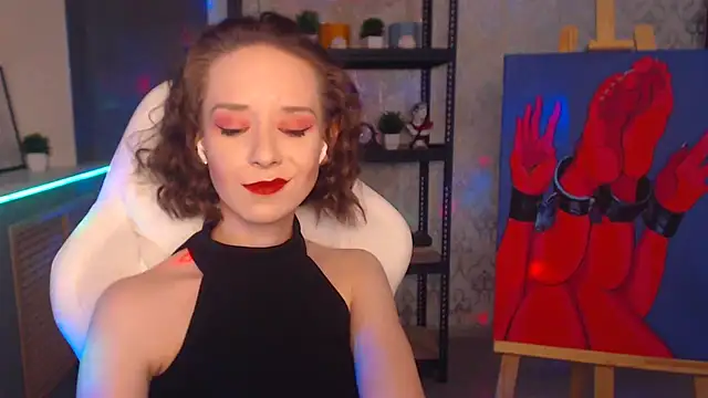 Snapshot of FascinatingEyess chatting on 01.11.25 FascinatingEyess online show from 01.11.25