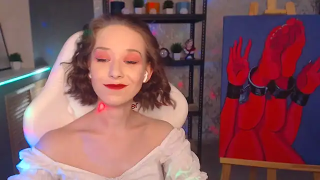 Snapshot of FascinatingEyess chatting on 01.16.25 FascinatingEyess online show from 01.16.25