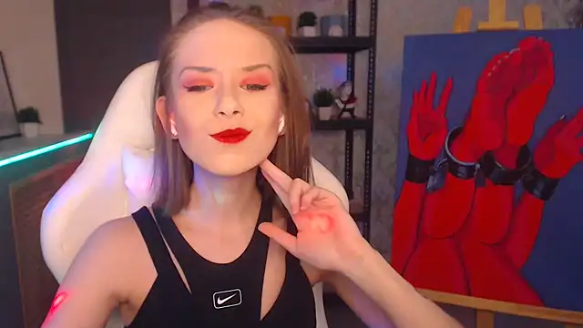 Snapshot of FascinatingEyess chatting on 01.17.25 FascinatingEyess online show from 01.17.25