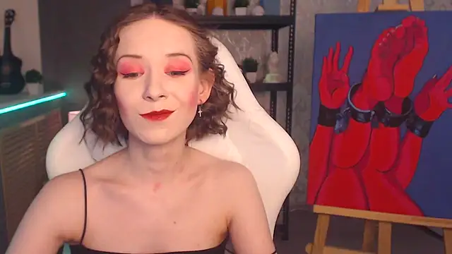 Snapshot of FascinatingEyess chatting on 10.26.25 FascinatingEyess online show from 10.26.25