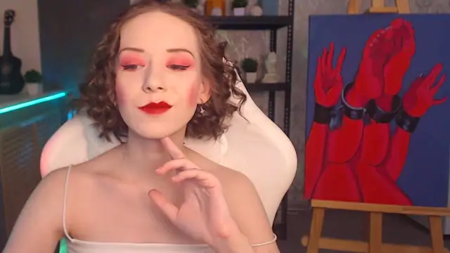 Snapshot of FascinatingEyess chatting on 10.27.25 FascinatingEyess online show from 10.27.25