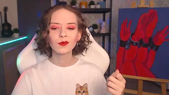 Snapshot of FascinatingEyess chatting on 11.15.25 FascinatingEyess online show from 11.15.25