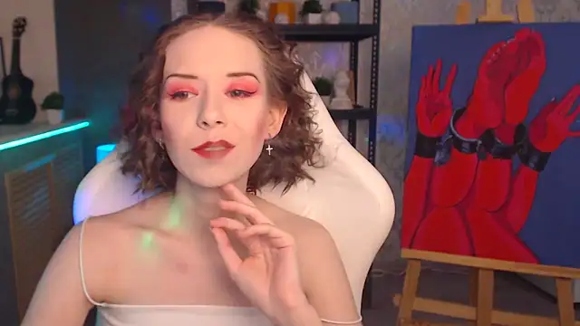 Snapshot of FascinatingEyess chatting on 11.16.25 FascinatingEyess online show from 11.16.25