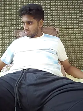 Snapshot of mykecockslong chatting on 10.08.25 mykecockslong online show from 10.08.25