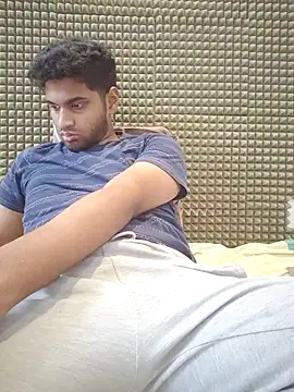 Snapshot of mykecockslong chatting on 10.10.25 mykecockslong online show from 10.10.25