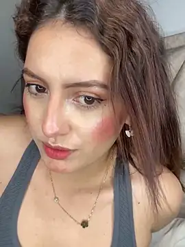 Snapshot of VioletPearson chatting on 02.04.25 VioletPearson online show from 02.04.25