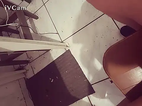 Snapshot of Comandante1000 chatting on 09.28.25 Comandante1000 online show from 09.28.25