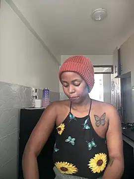 Snapshot of Rose_berry chatting on 01.15.25 Rose berry online show from 01.15.25