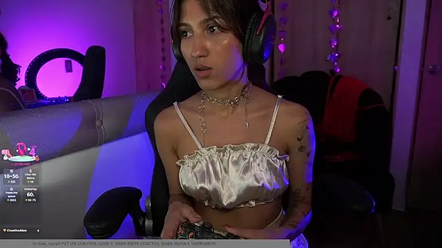 Snapshot of MissKorah chatting on 02.28.25 MissKorah online show from 02.28.25