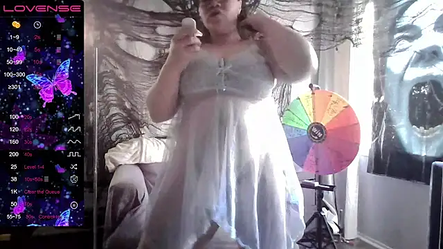 Snapshot of Milfshakecafe chatting on 10.10.25 Milfshakecafe online show from 10.10.25