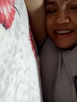 Snapshot of lovelyjhessy chatting on 01.12.25 lovelyjhessy online show from 01.12.25