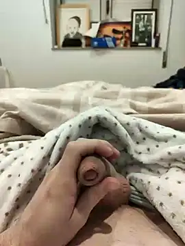 Snapshot of Bemgalado chatting on 12.29.24 Bemgalado online show from 12.29.24