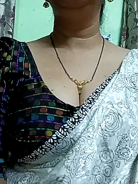 Snapshot of Rosy-B chatting on 12.25.24 Rosy-B online show from 12.25.24