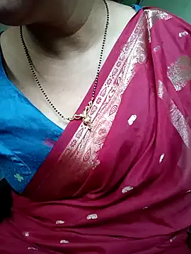 Snapshot of Rosy-B chatting on 12.26.24 Rosy-B online show from 12.26.24