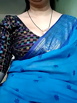 Snapshot of Rosy-B chatting on 01.06.25 Rosy-B online show from 01.06.25