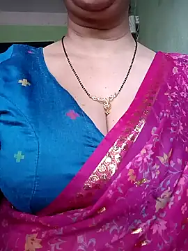 Snapshot of Rosy-B chatting on 01.12.25 Rosy-B online show from 01.12.25