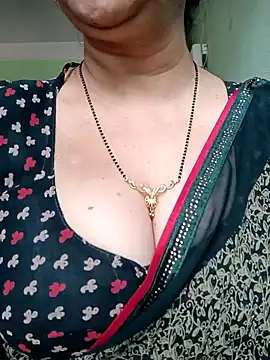 Snapshot of Rosy-B chatting on 01.15.25 Rosy-B online show from 01.15.25