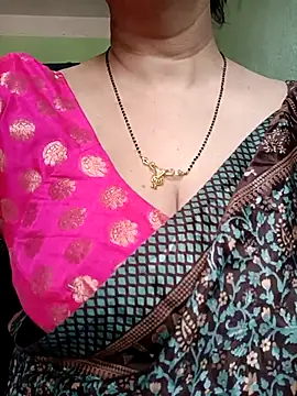 Snapshot of Rosy-B chatting on 02.19.25 Rosy-B online show from 02.19.25