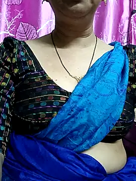 Snapshot of Rosy-B chatting on 03.07.25 Rosy-B online show from 03.07.25