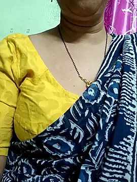 Snapshot of Rosy-B chatting on 03.21.25 Rosy-B online show from 03.21.25