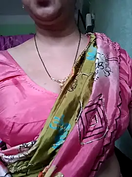 Snapshot of Rosy-B chatting on 10.06.25 Rosy-B online show from 10.06.25