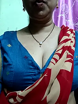 Snapshot of Rosy-B chatting on 11.02.25 Rosy-B online show from 11.02.25