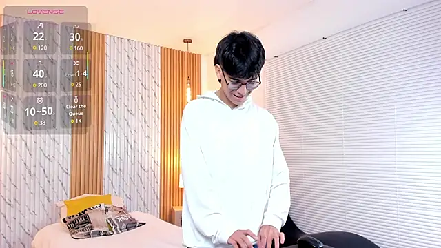 Snapshot of billie_jr chatting on 02.18.25 billie jr online show from 02.18.25