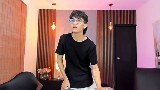 Snapshot of billie_jr chatting on 02.28.25 billie jr online show from 02.28.25
